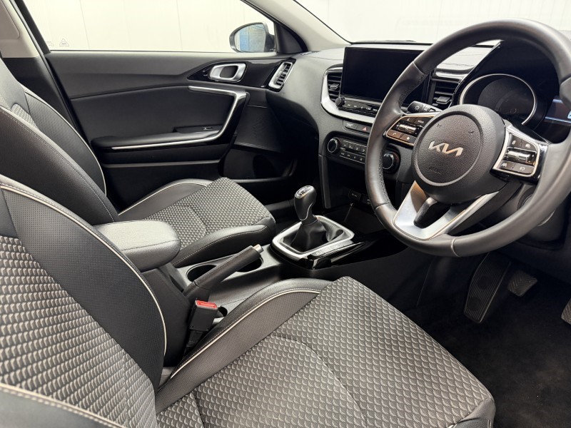 2023 (23) KIA CEED 1.5T GDi ISG 138 3 5dr 5950099