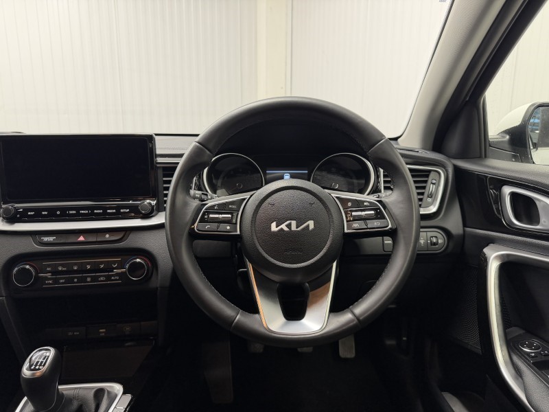 2023 (23) KIA CEED 1.5T GDi ISG 138 3 5dr 5950097
