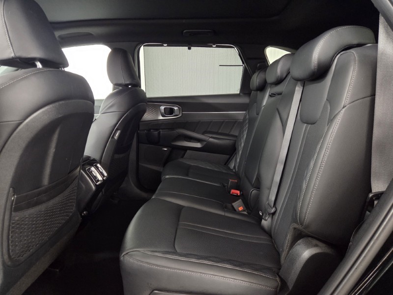 2023 (73) KIA SORENTO 1.6 T-GDi HEV Edition 5dr Auto 5989470