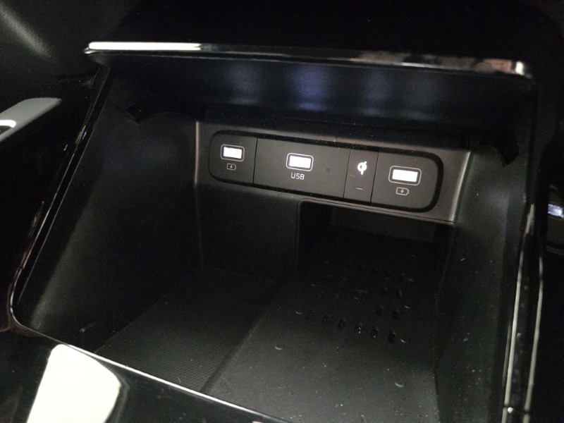 2023 (73) KIA SORENTO 1.6 T-GDi HEV Edition 5dr Auto 5989495