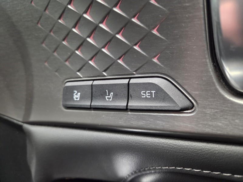 2023 (73) KIA SORENTO 1.6 T-GDi HEV Edition 5dr Auto 5989499