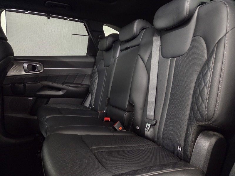 2023 (73) KIA SORENTO 1.6 T-GDi HEV Edition 5dr Auto 5989471