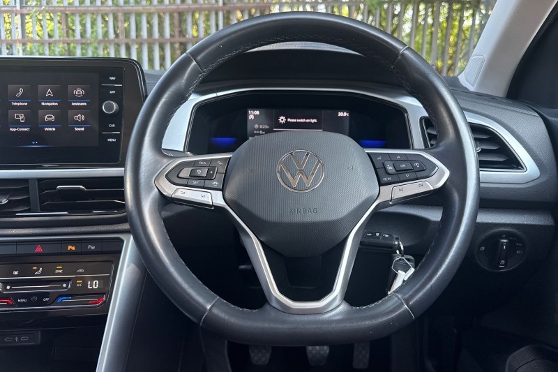 2022 (22) VOLKSWAGEN T-ROC 1.5 TSI Life 5dr 5439573