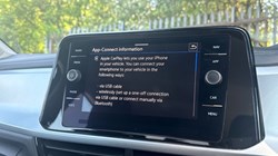 2022 (22) VOLKSWAGEN T-ROC 1.5 TSI Life 5dr 5439578