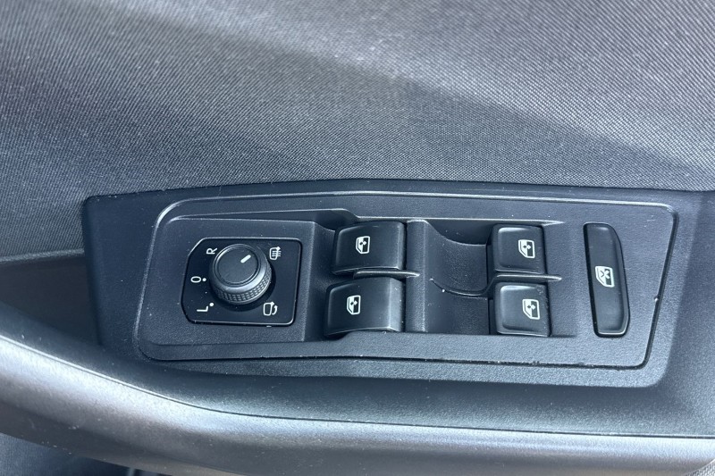 2022 (22) VOLKSWAGEN T-ROC 1.5 TSI Life 5dr 5439569