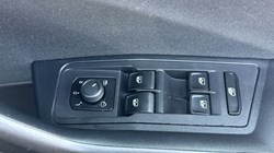 2022 (22) VOLKSWAGEN T-ROC 1.5 TSI Life 5dr 5439569