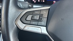 2022 (22) VOLKSWAGEN T-ROC 1.5 TSI Life 5dr 5439574