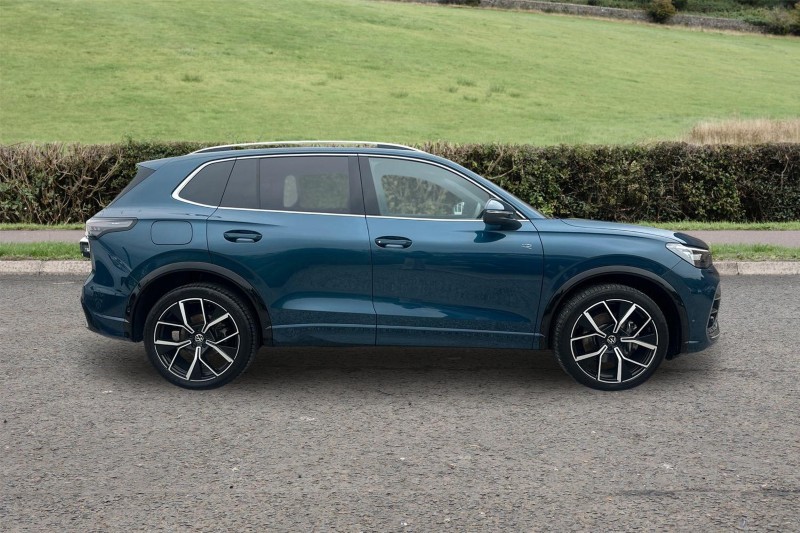 2024 (74) VOLKSWAGEN TIGUAN 2.0 TDI R-Line 5dr DSG 5436345