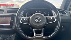 2020 (20) VOLKSWAGEN TIGUAN 1.5 TSi EVO 150 SEL 5dr DSG 5447336