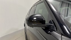 LAND ROVER RANGE ROVER VELAR 3.0 D300 MHEV Dynamic SE 5dr Auto 4008995
