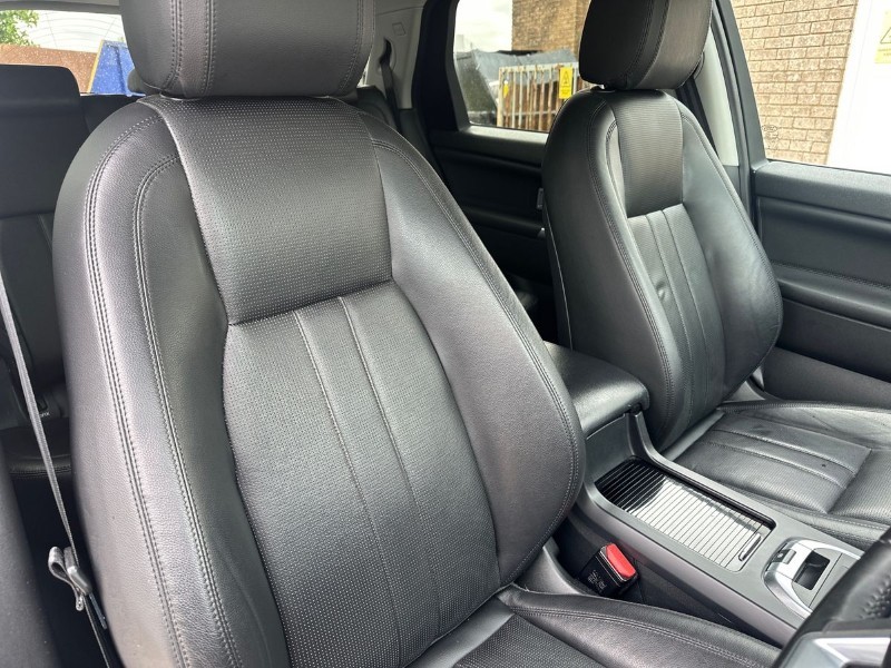 2017 (67) LAND ROVER DISCOVERY SPORT 2.0 TD4 180 HSE Black 5dr Auto 5472905