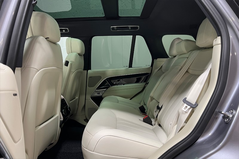  LAND ROVER RANGE ROVER 3.0 D350 SE 4dr Auto 4659063