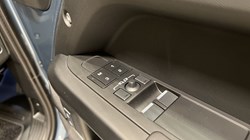 LAND ROVER DEFENDER 3.0 D250 X-Dynamic SE 90 3dr Auto 4852763