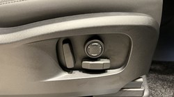 LAND ROVER DEFENDER 3.0 D250 X-Dynamic SE 90 3dr Auto 4852765