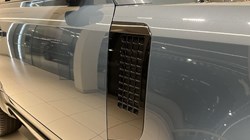LAND ROVER DEFENDER 3.0 D250 X-Dynamic SE 90 3dr Auto 4852747