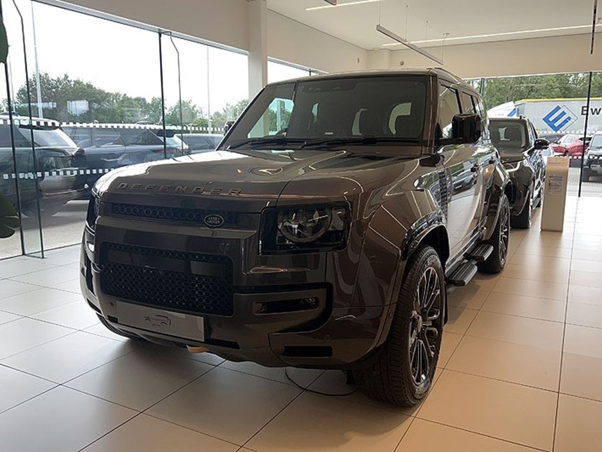 LAND ROVER DEFENDER