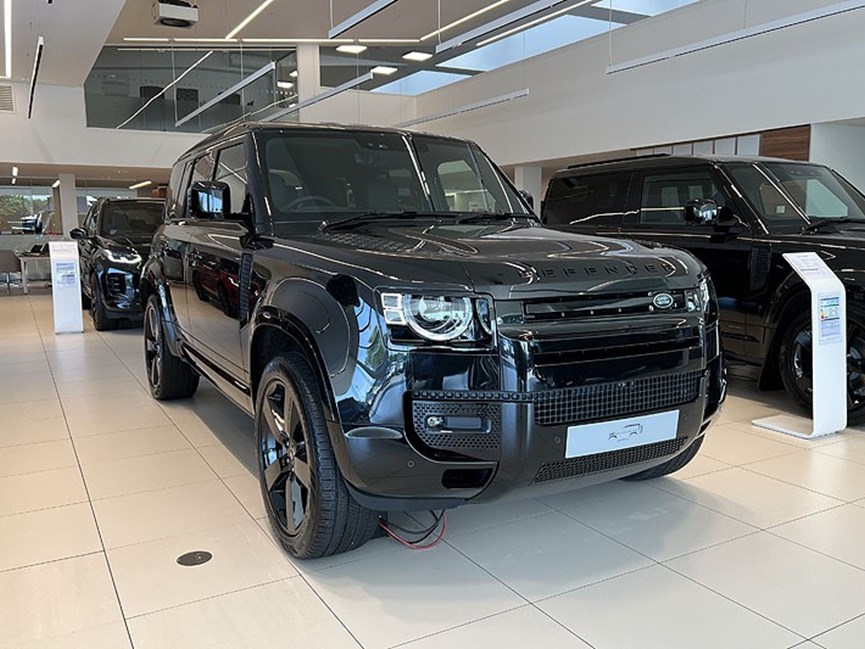 LAND ROVER DEFENDER