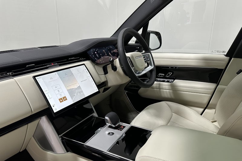  LAND ROVER RANGE ROVER 3.0 D350 SE 4dr Auto 4583517