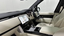 LAND ROVER RANGE ROVER 3.0 D350 SE 4dr Auto 4583516
