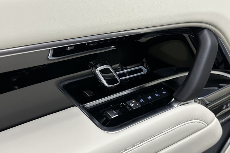  LAND ROVER RANGE ROVER 3.0 D350 SE 4dr Auto 4583522