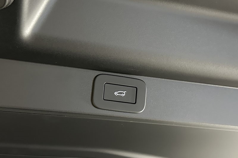  LAND ROVER RANGE ROVER 3.0 D350 SE 4dr Auto 4583526