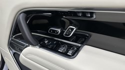 LAND ROVER RANGE ROVER 3.0 D350 SE 4dr Auto 4583496