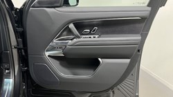 LAND ROVER RANGE ROVER 3.0 D300 HSE 4dr Auto 4724503