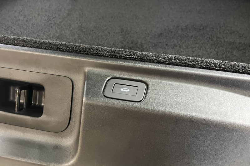  LAND ROVER RANGE ROVER 3.0 D300 HSE 4dr Auto 4724534