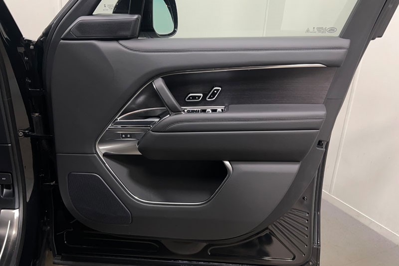  LAND ROVER RANGE ROVER 3.0 D300 HSE 4dr Auto 4990606