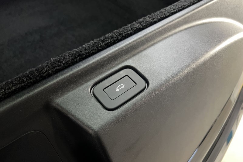  LAND ROVER RANGE ROVER 3.0 D300 HSE 4dr Auto 4990637