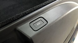 LAND ROVER RANGE ROVER 3.0 D300 HSE 4dr Auto 4990637