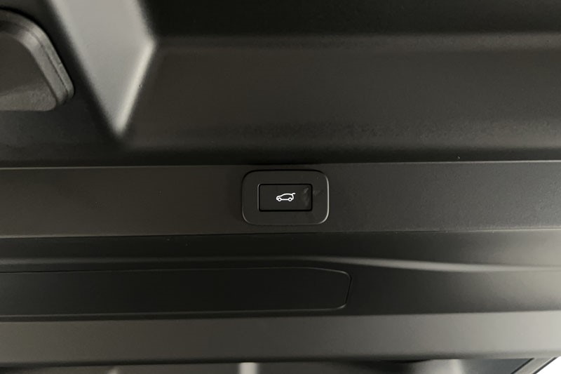  LAND ROVER RANGE ROVER 3.0 D300 HSE 4dr Auto 4990638