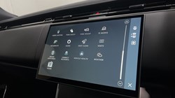 LAND ROVER RANGE ROVER 3.0 D300 HSE 4dr Auto 4990624