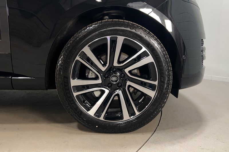  LAND ROVER RANGE ROVER 3.0 D300 HSE 4dr Auto 4990601