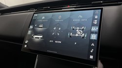 LAND ROVER RANGE ROVER 3.0 D300 HSE 4dr Auto 4990620