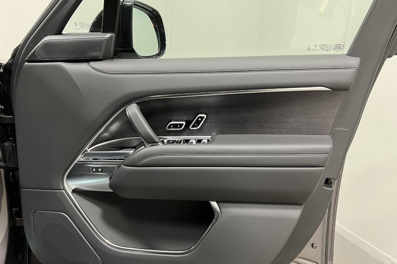  LAND ROVER RANGE ROVER 3.0 D300 HSE 4dr Auto 4709740