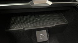 LAND ROVER RANGE ROVER 3.0 D300 HSE 4dr Auto 4709753