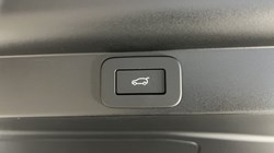 LAND ROVER RANGE ROVER 3.0 D300 HSE 4dr Auto 4709770