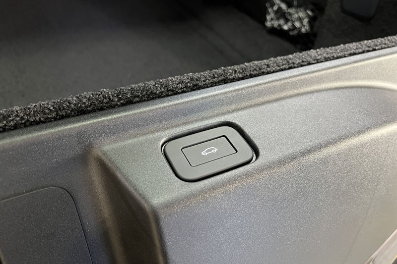  LAND ROVER RANGE ROVER 3.0 D300 HSE 4dr Auto 4709769