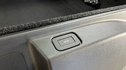 LAND ROVER RANGE ROVER 3.0 D300 HSE 4dr Auto 4709769