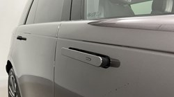 LAND ROVER RANGE ROVER 3.0 D300 HSE 4dr Auto 4709773