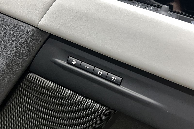  LAND ROVER RANGE ROVER EVOQUE 1.5 P270e Dynamic SE 5dr Auto 5095750