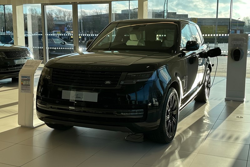  LAND ROVER RANGE ROVER 3.0 P460e HSE 4dr Auto