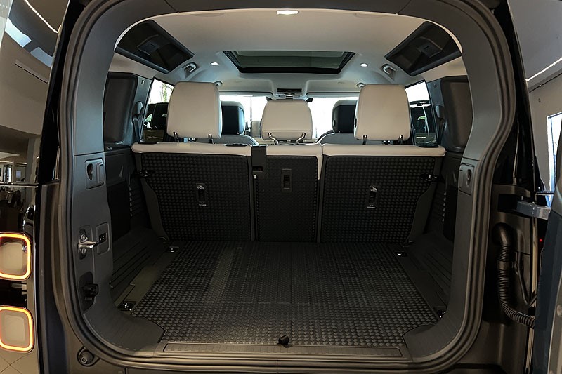  LAND ROVER DEFENDER 3.0 D350 X-Dynamic HSE 110 5dr Auto 5090930