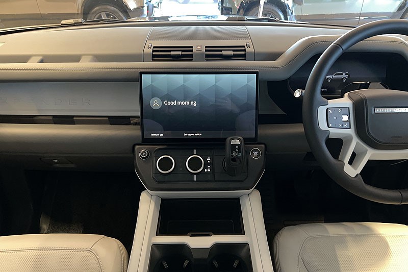  LAND ROVER DEFENDER 3.0 D350 X-Dynamic HSE 110 5dr Auto 5090905