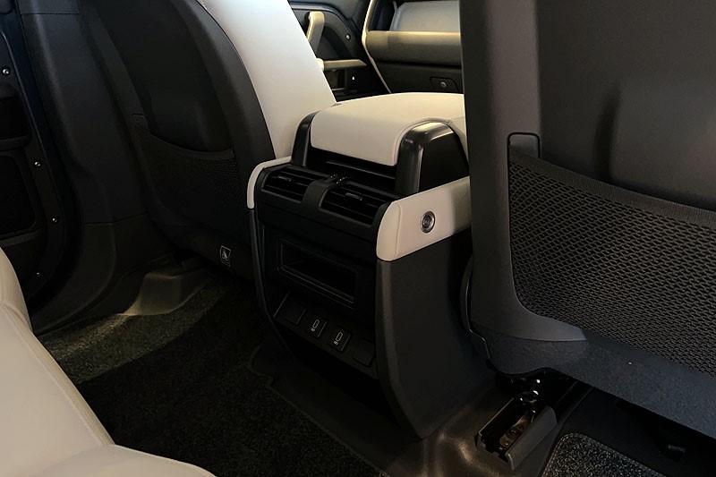  LAND ROVER DEFENDER 3.0 D350 X-Dynamic HSE 110 5dr Auto 5090908