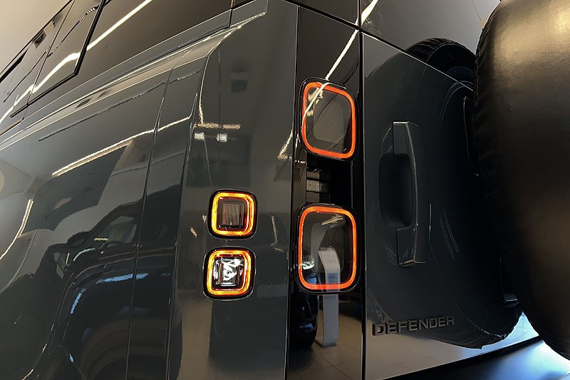  LAND ROVER DEFENDER 3.0 D350 X-Dynamic HSE 110 5dr Auto 5090932