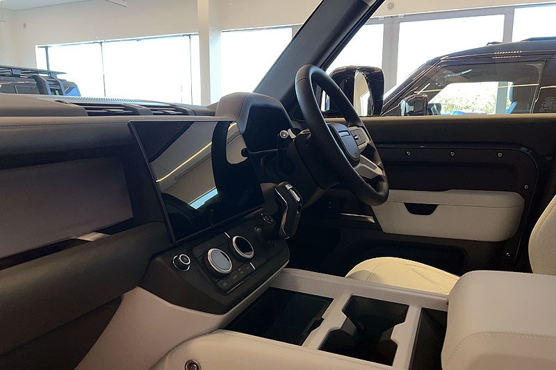  LAND ROVER DEFENDER 3.0 D350 X-Dynamic HSE 110 5dr Auto 5090923