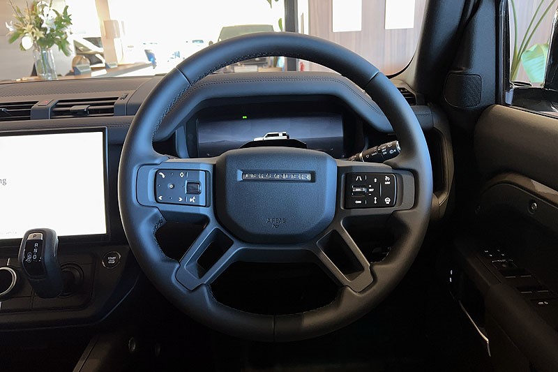  LAND ROVER DEFENDER 3.0 D250 X-Dynamic SE 110 5dr Auto 5071750