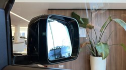 LAND ROVER DEFENDER 3.0 D250 X-Dynamic SE 110 5dr Auto 5071755